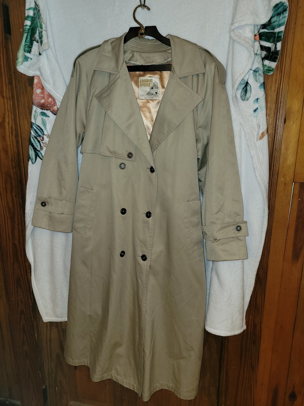 Vintage London Towne Beige Long Trench Coat Belted Button Closure  12R